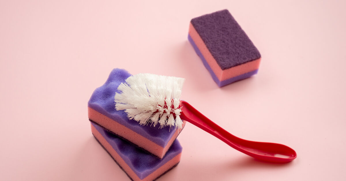 Soft vacuum brush for dry cleaning