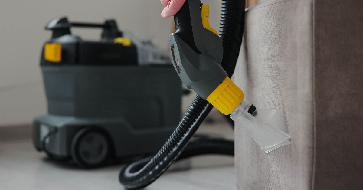 Vacuum tool for cleaning upholstered furniture