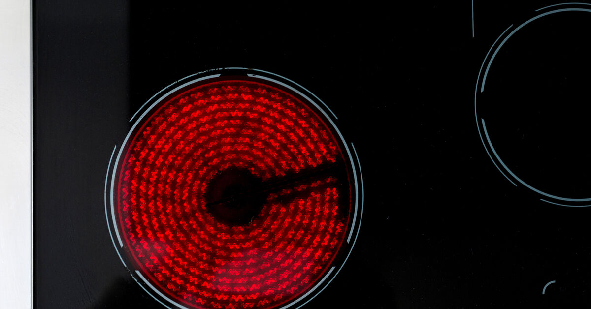 Hot cooktop indicator still illuminated