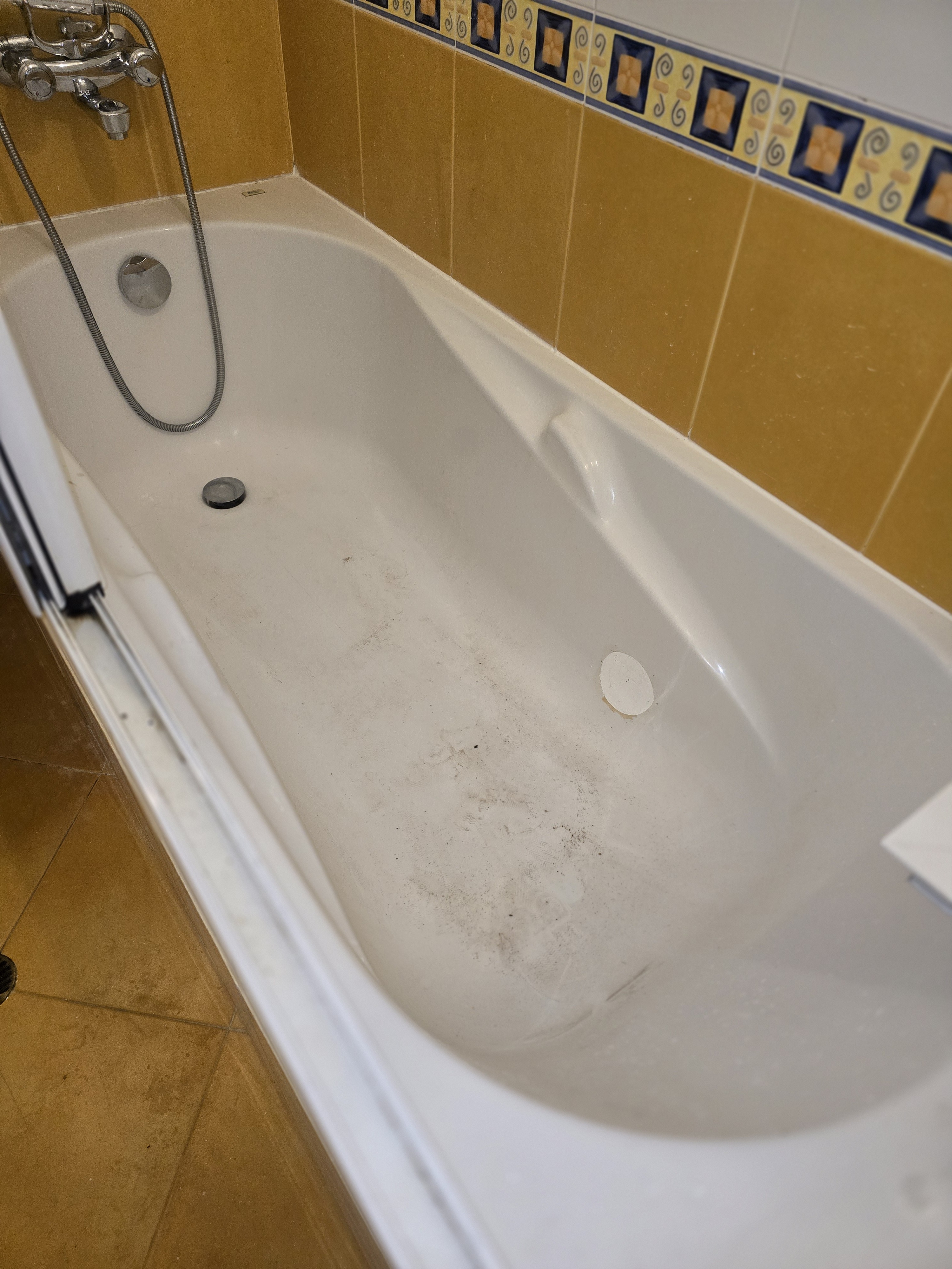 Before photo for Badezimmer reinigen